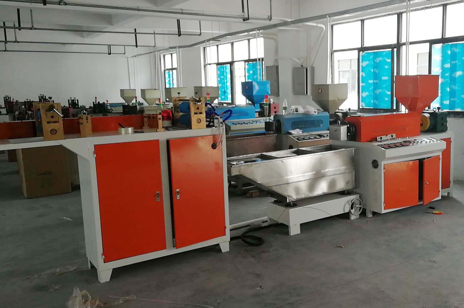 夾鏈擠出機